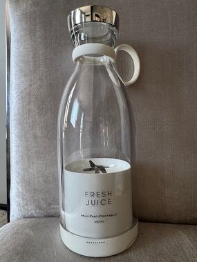 Mini Portable Bottle Blender - White